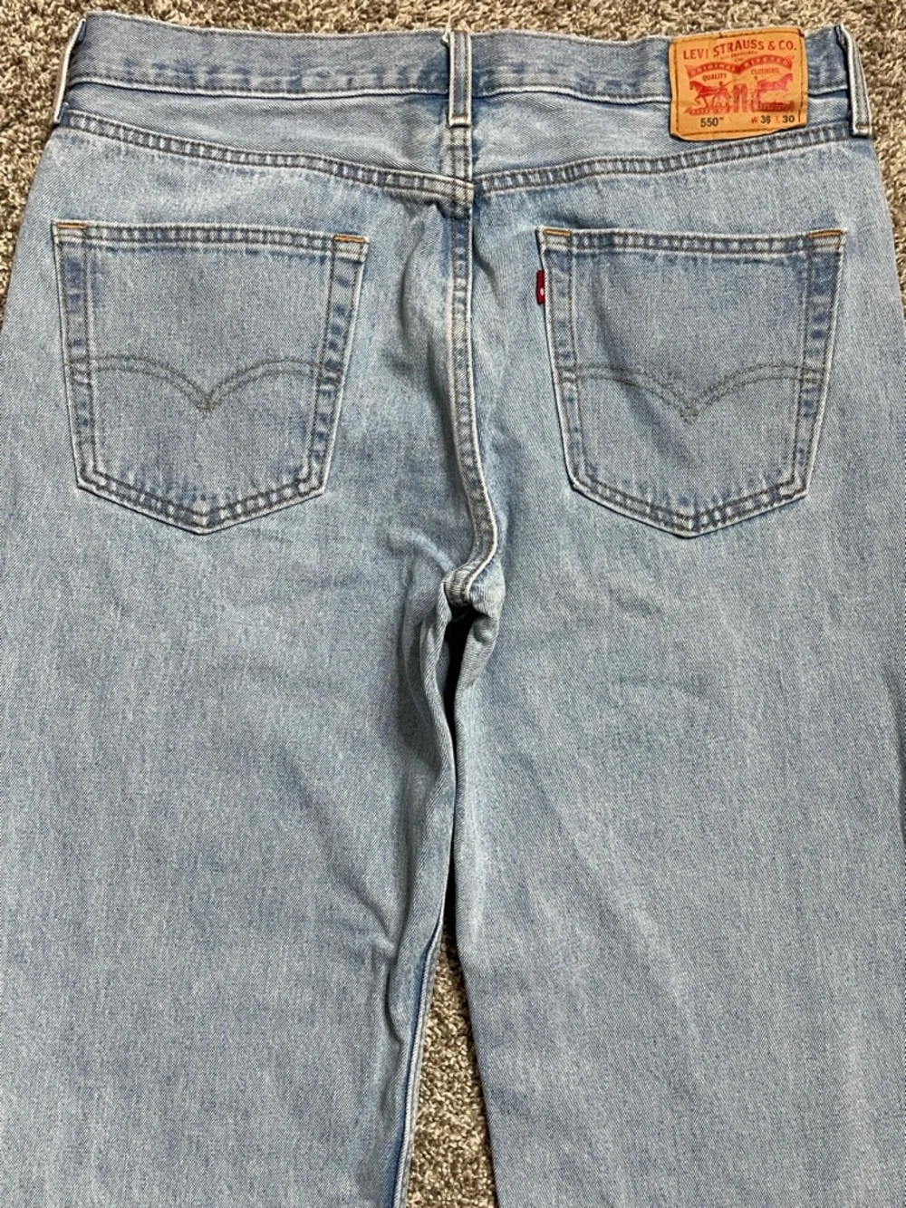 Levi's 550 Relaxed Fit Light Stonewash Denim Jeans Size 36x30 Casual Dad Jeans